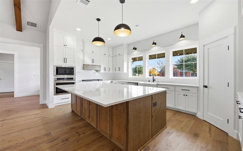 509 Emma Street, Grandview, TX 76050, 3 Habitaciones Habitaciones , ,2 BañosBaños,Residential,En Venta,509 Emma Street,0,21160254