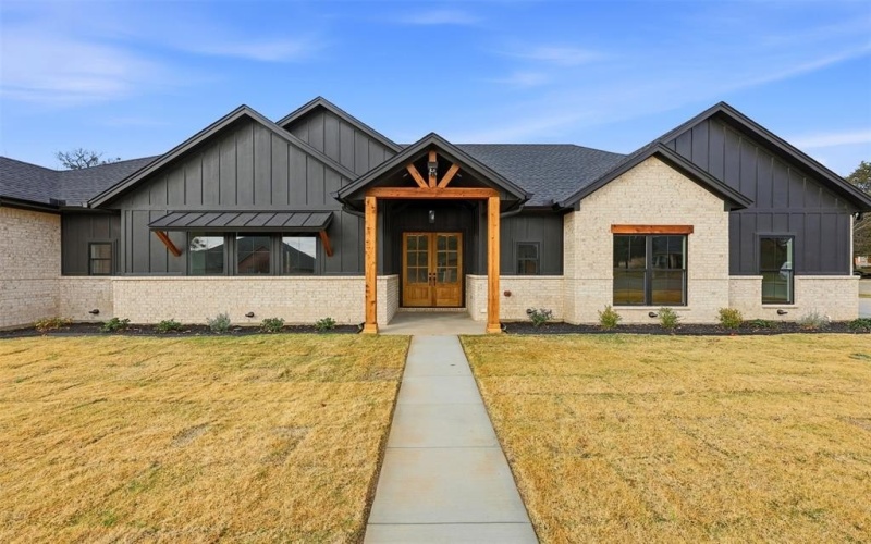 509 Emma Street, Grandview, TX 76050, 3 Habitaciones Habitaciones , ,2 BañosBaños,Residential,En Venta,509 Emma Street,0,21160254