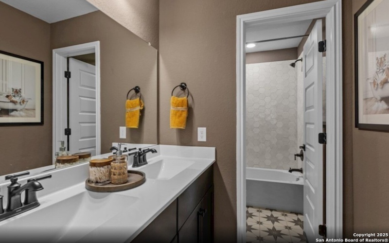 6651 Comanche Valley, San Antonio, TX 78233, 4 Bedrooms Bedrooms, ,2 BathroomsBathrooms,Residential,For Sale,6651 Comanche Valley,0,1876422