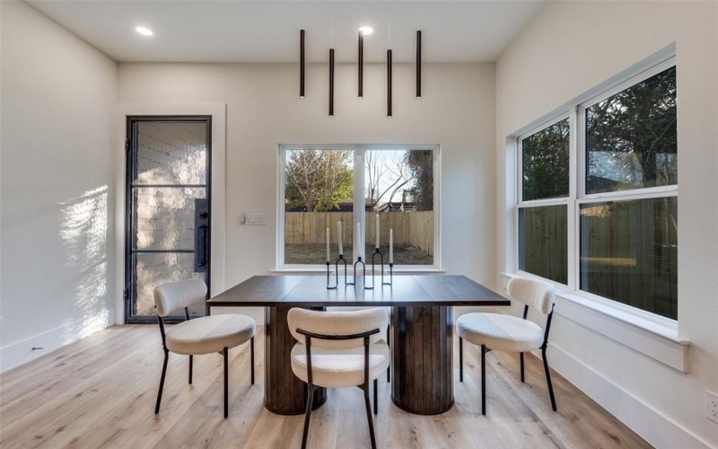 1836 Pueblo Street, Dallas, TX 75212, 5 Bedrooms Bedrooms, ,3 BathroomsBathrooms,Residential,For Sale,1836 Pueblo Street,0,21163073