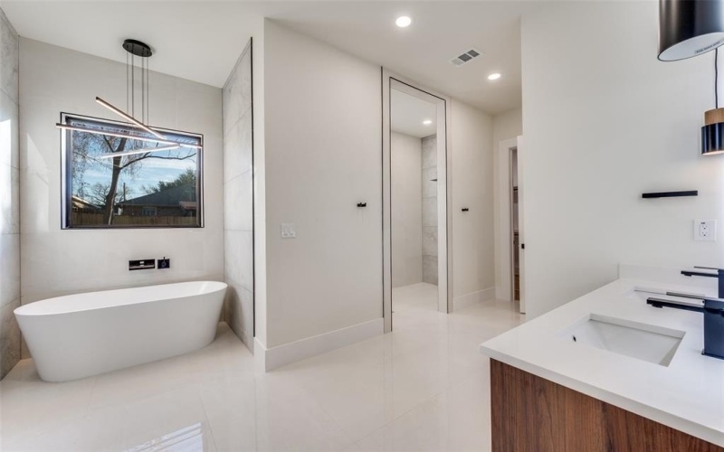 1836 Pueblo Street, Dallas, TX 75212, 5 Bedrooms Bedrooms, ,3 BathroomsBathrooms,Residential,For Sale,1836 Pueblo Street,0,21163073