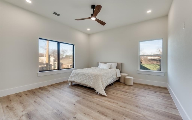 1836 Pueblo Street, Dallas, TX 75212, 5 Bedrooms Bedrooms, ,3 BathroomsBathrooms,Residential,For Sale,1836 Pueblo Street,0,21163073