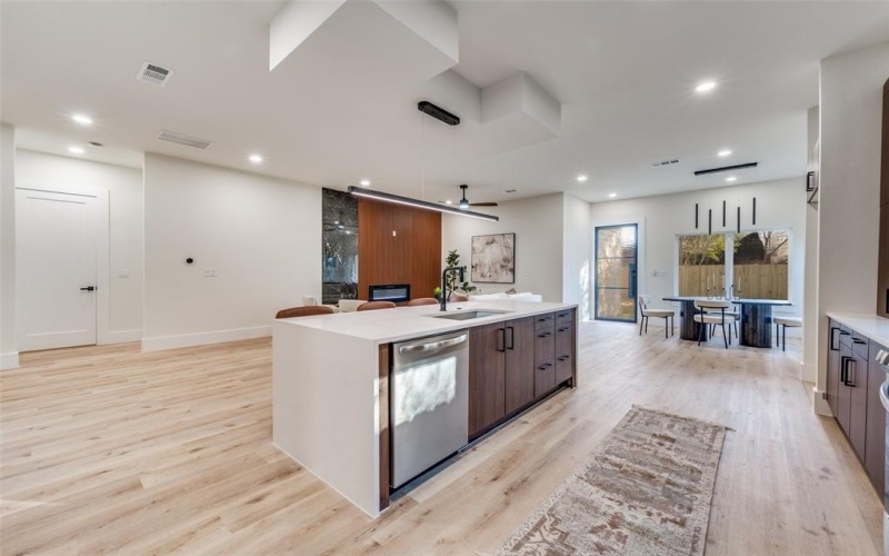 1836 Pueblo Street, Dallas, TX 75212, 5 Bedrooms Bedrooms, ,3 BathroomsBathrooms,Residential,For Sale,1836 Pueblo Street,0,21163073