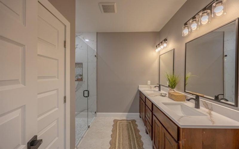 104 Mansfield Road, Cleburne, TX 76031, 4 Bedrooms Bedrooms, ,2 BathroomsBathrooms,Residential,For Sale,104 Mansfield Road,0,21163081