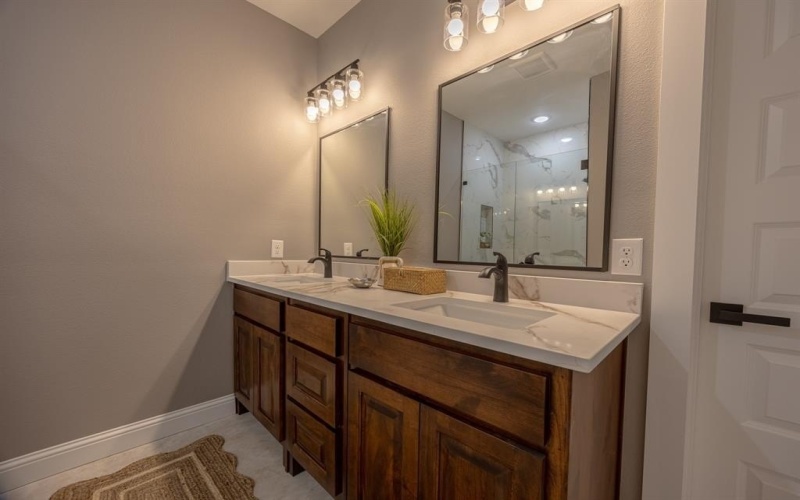 104 Mansfield Road, Cleburne, TX 76031, 4 Bedrooms Bedrooms, ,2 BathroomsBathrooms,Residential,For Sale,104 Mansfield Road,0,21163081