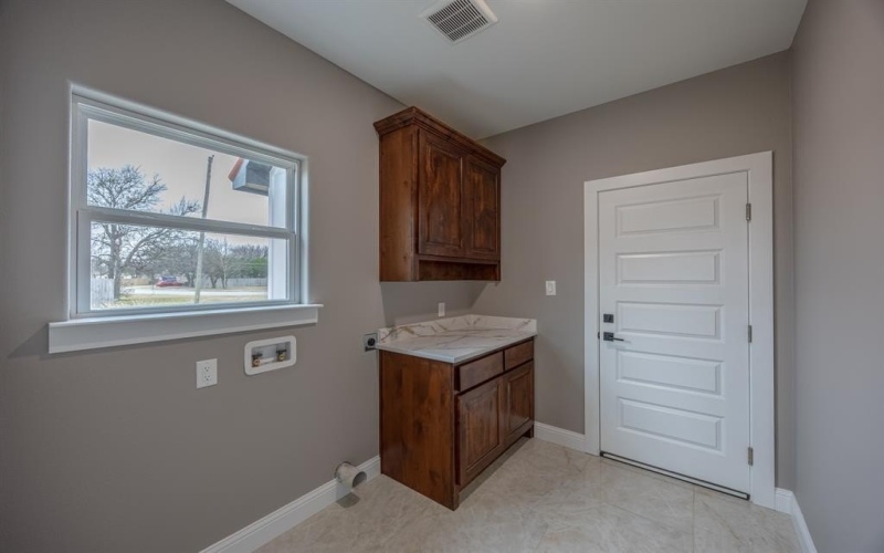 104 Mansfield Road, Cleburne, TX 76031, 4 Bedrooms Bedrooms, ,2 BathroomsBathrooms,Residential,For Sale,104 Mansfield Road,0,21163081