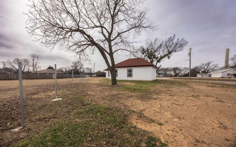 104 Mansfield Road, Cleburne, TX 76031, 4 Bedrooms Bedrooms, ,2 BathroomsBathrooms,Residential,For Sale,104 Mansfield Road,0,21163081