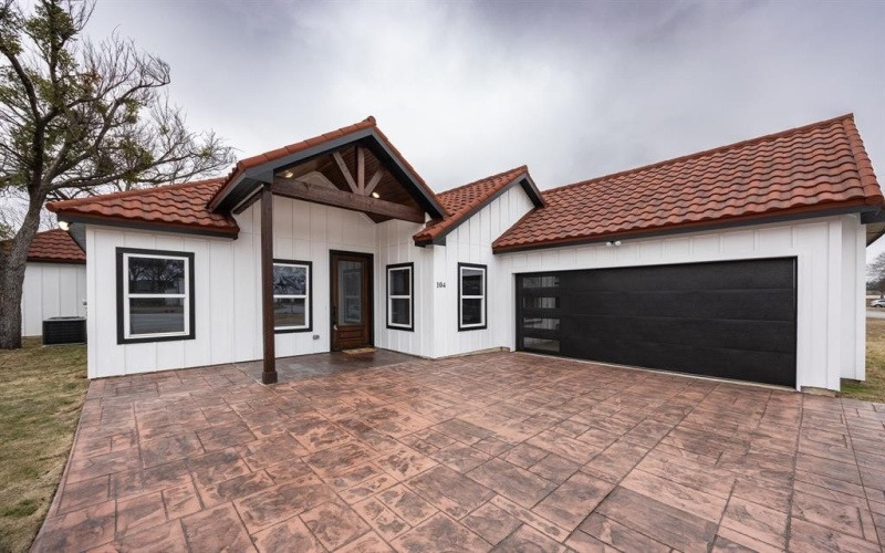 104 Mansfield Road, Cleburne, TX 76031, 4 Bedrooms Bedrooms, ,2 BathroomsBathrooms,Residential,For Sale,104 Mansfield Road,0,21163081