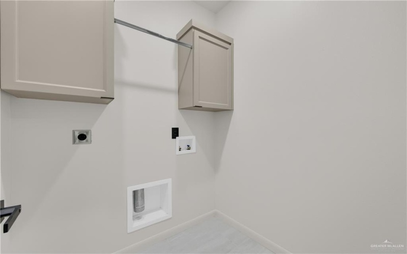 903 E 38th Street E, San Juan, TX 78589, 3 Bedrooms Bedrooms, ,2 BathroomsBathrooms,Residential,For Sale,903 E 38th Street E,0,493008