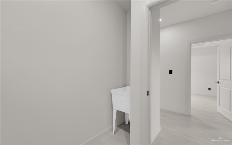 903 E 38th Street E, San Juan, TX 78589, 3 Bedrooms Bedrooms, ,2 BathroomsBathrooms,Residential,For Sale,903 E 38th Street E,0,493008