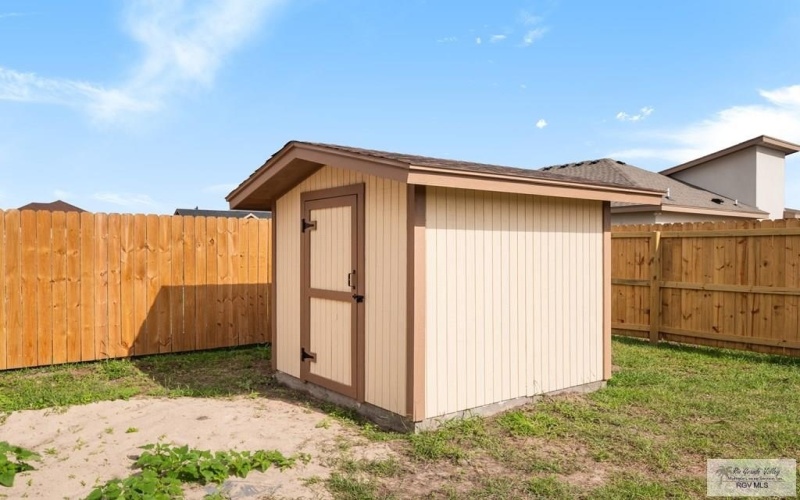 663 THORNTON LN, BROWNSVILLE, TX 78521, 3 Bedrooms Bedrooms, ,2 BathroomsBathrooms,Residential,For Sale,663 THORNTON LN,0,29770843