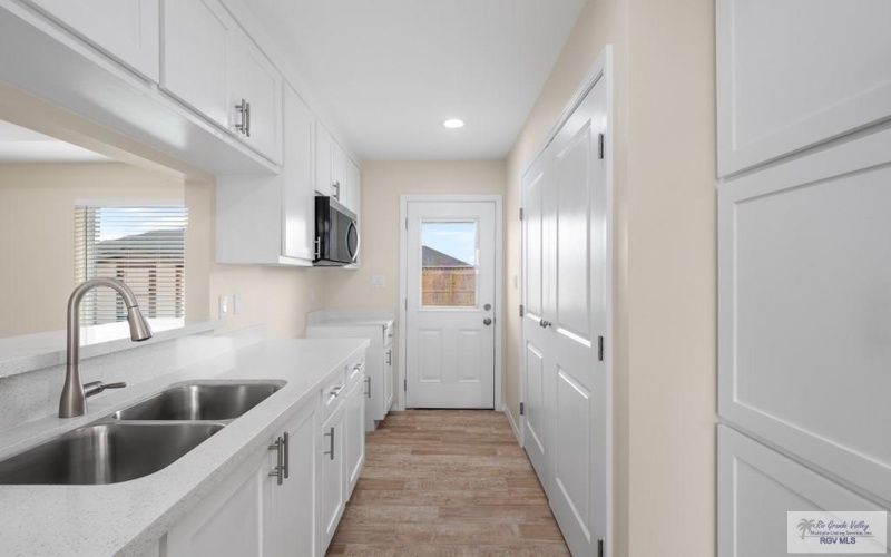 663 THORNTON LN, BROWNSVILLE, TX 78521, 3 Bedrooms Bedrooms, ,2 BathroomsBathrooms,Residential,For Sale,663 THORNTON LN,0,29770843