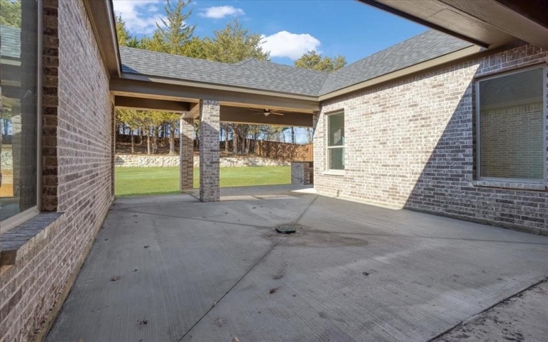 191 Acorn Trail, Denison, TX 75020, 4 Bedrooms Bedrooms, ,3 BathroomsBathrooms,Residential,For Sale,191 Acorn Trail,0,21150825