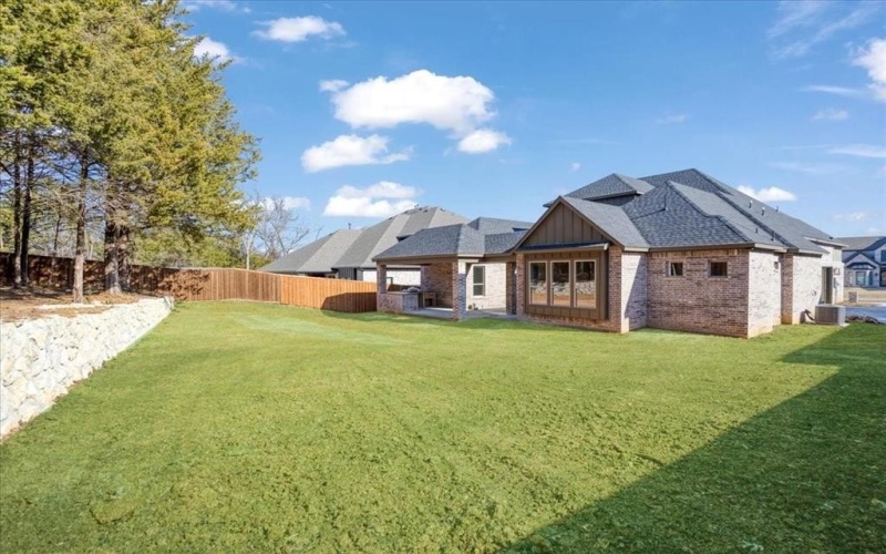 191 Acorn Trail, Denison, TX 75020, 4 Bedrooms Bedrooms, ,3 BathroomsBathrooms,Residential,For Sale,191 Acorn Trail,0,21150825