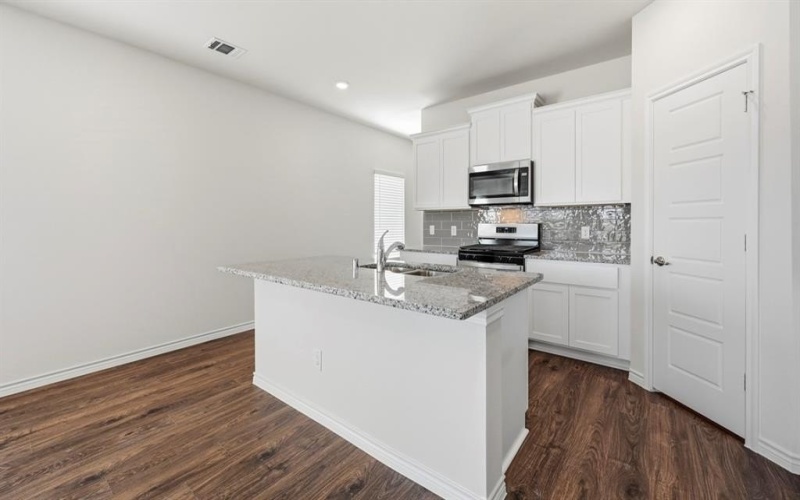 10313 Ambrose Drive, Aubrey, TX 76227, 4 Bedrooms Bedrooms, ,2 BathroomsBathrooms,Residential,For Sale,10313 Ambrose Drive,0,21162993