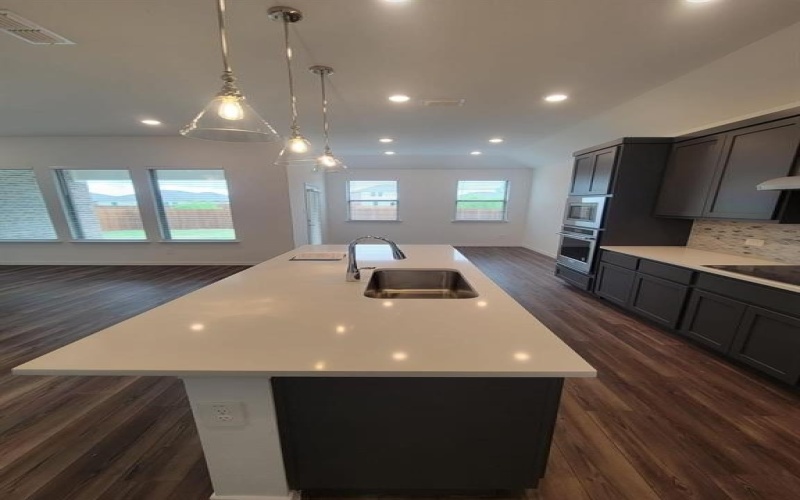 1633 Pine valley Drive, Fort Worth, TX 76052, 4 Bedrooms Bedrooms, ,2 BathroomsBathrooms,Residential,For Sale,1633 Pine valley Drive,0,21163003