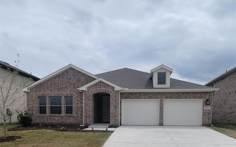 1633 Pine valley Drive, Fort Worth, TX 76052, 4 Bedrooms Bedrooms, ,2 BathroomsBathrooms,Residential,For Sale,1633 Pine valley Drive,0,21163003