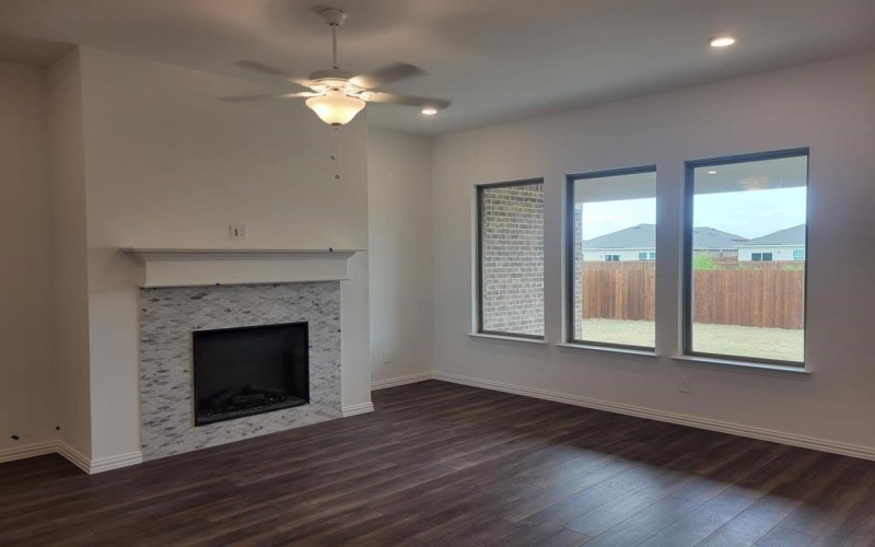 1633 Pine valley Drive, Fort Worth, TX 76052, 4 Bedrooms Bedrooms, ,2 BathroomsBathrooms,Residential,For Sale,1633 Pine valley Drive,0,21163003