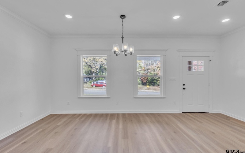 1410 W Connally St, Tyler, TX 75701, 3 Bedrooms Bedrooms, ,2 BathroomsBathrooms,Residential,For Sale,1410 W Connally St,0,26001251