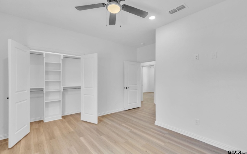 1410 W Connally St, Tyler, TX 75701, 3 Bedrooms Bedrooms, ,2 BathroomsBathrooms,Residential,For Sale,1410 W Connally St,0,26001251