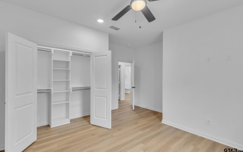 1410 W Connally St, Tyler, TX 75701, 3 Bedrooms Bedrooms, ,2 BathroomsBathrooms,Residential,For Sale,1410 W Connally St,0,26001251