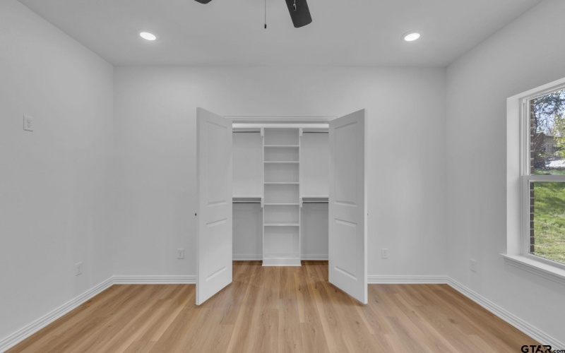 1410 W Connally St, Tyler, TX 75701, 3 Bedrooms Bedrooms, ,2 BathroomsBathrooms,Residential,For Sale,1410 W Connally St,0,26001251