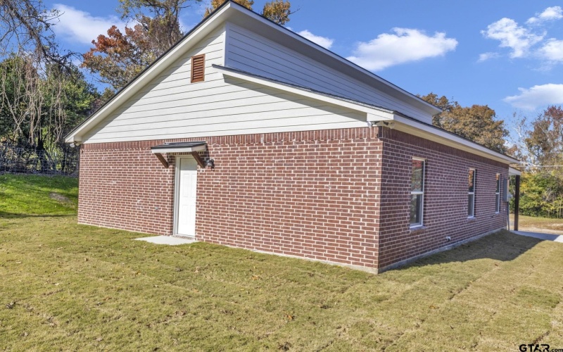 1410 W Connally St, Tyler, TX 75701, 3 Bedrooms Bedrooms, ,2 BathroomsBathrooms,Residential,For Sale,1410 W Connally St,0,26001251