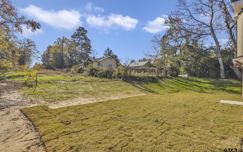 1410 W Connally St, Tyler, TX 75701, 3 Bedrooms Bedrooms, ,2 BathroomsBathrooms,Residential,For Sale,1410 W Connally St,0,26001251