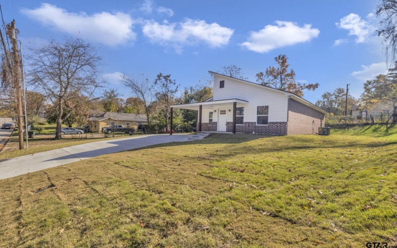 1410 W Connally St, Tyler, TX 75701, 3 Bedrooms Bedrooms, ,2 BathroomsBathrooms,Residential,For Sale,1410 W Connally St,0,26001251