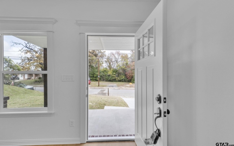 1410 W Connally St, Tyler, TX 75701, 3 Bedrooms Bedrooms, ,2 BathroomsBathrooms,Residential,For Sale,1410 W Connally St,0,26001251