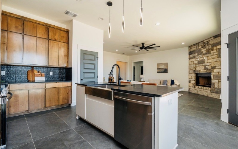 5717 Melrose Ave, San Angelo, TX 76901, 3 Bedrooms Bedrooms, ,2 BathroomsBathrooms,Residential,For Sale,5717 Melrose Ave,0,130434