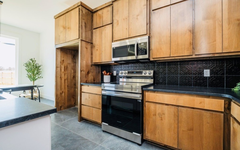 5717 Melrose Ave, San Angelo, TX 76901, 3 Bedrooms Bedrooms, ,2 BathroomsBathrooms,Residential,For Sale,5717 Melrose Ave,0,130434