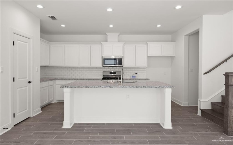 1404 Zurich Avenue, McAllen, TX 78504, 3 Bedrooms Bedrooms, ,2 BathroomsBathrooms,Residential,For Sale,1404 Zurich Avenue,0,492207