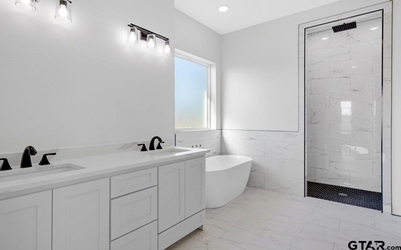 15600 CR 434, Lindale, TX 75771, 4 Habitaciones Habitaciones , ,2 BañosBaños,Residential,En Venta,15600 CR 434,0,26001267