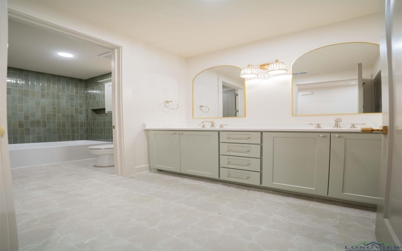 3805 Suren Way, Longview, TX 75604, 4 Habitaciones Habitaciones , ,2 BañosBaños,Residential,En Venta,3805 Suren Way,0,20260582