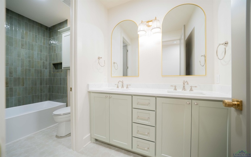 3805 Suren Way, Longview, TX 75604, 4 Habitaciones Habitaciones , ,2 BañosBaños,Residential,En Venta,3805 Suren Way,0,20260582