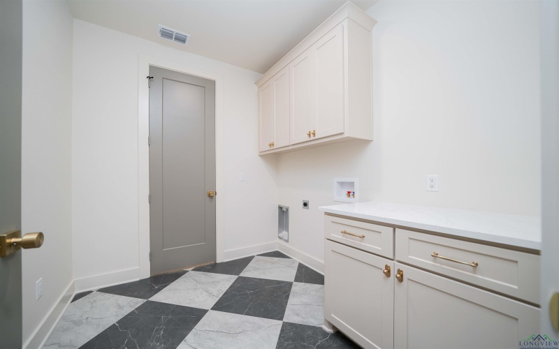 3805 Suren Way, Longview, TX 75604, 4 Habitaciones Habitaciones , ,2 BañosBaños,Residential,En Venta,3805 Suren Way,0,20260582