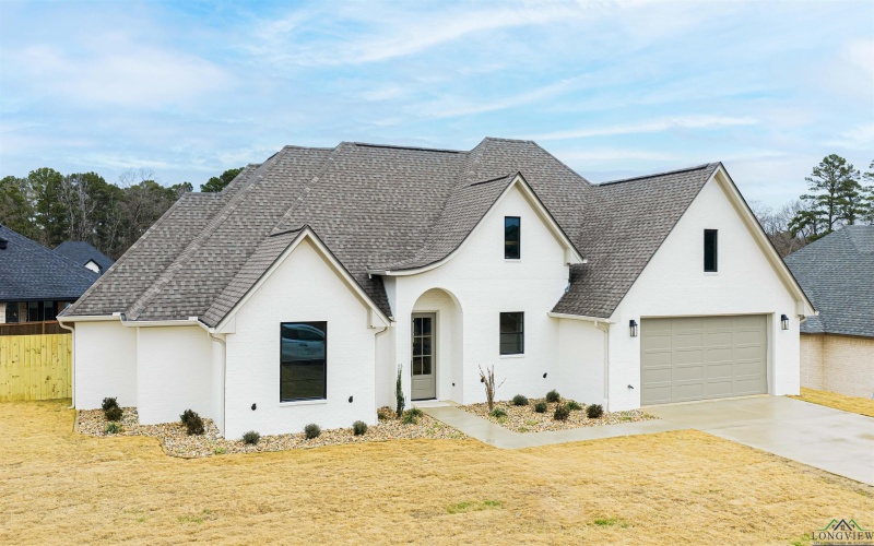 3805 Suren Way, Longview, TX 75604, 4 Habitaciones Habitaciones , ,2 BañosBaños,Residential,En Venta,3805 Suren Way,0,20260582