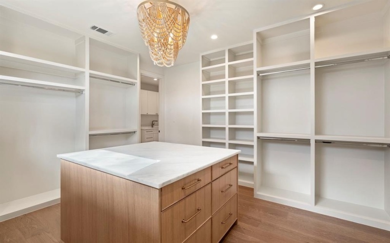 4230 Concho Street, Dallas, TX 75206, 4 Bedrooms Bedrooms, ,5 BathroomsBathrooms,Residential,For Sale,4230 Concho Street,0,21162089