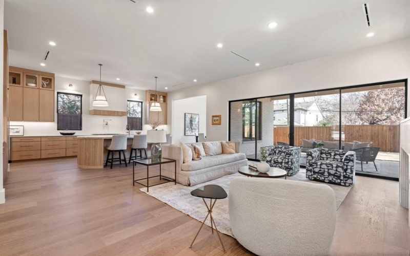 4230 Concho Street, Dallas, TX 75206, 4 Bedrooms Bedrooms, ,5 BathroomsBathrooms,Residential,For Sale,4230 Concho Street,0,21162089