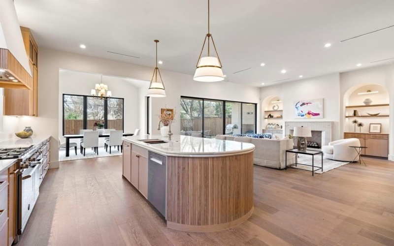 4230 Concho Street, Dallas, TX 75206, 4 Bedrooms Bedrooms, ,5 BathroomsBathrooms,Residential,For Sale,4230 Concho Street,0,21162089