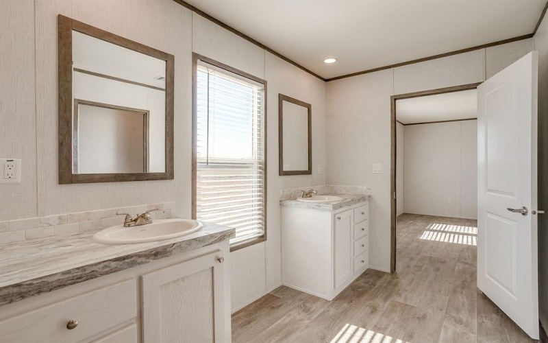 31 Kenzi Drive, Mineral Wells, TX 76067, 4 Habitaciones Habitaciones , ,2 BañosBaños,Residential,En Venta,31 Kenzi Drive,0,21163185