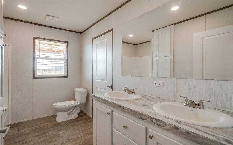 31 Kenzi Drive, Mineral Wells, TX 76067, 4 Habitaciones Habitaciones , ,2 BañosBaños,Residential,En Venta,31 Kenzi Drive,0,21163185