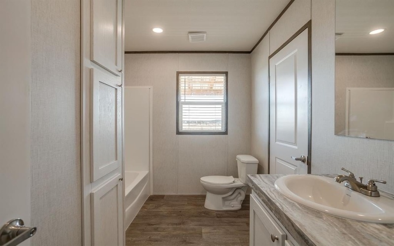 31 Kenzi Drive, Mineral Wells, TX 76067, 4 Habitaciones Habitaciones , ,2 BañosBaños,Residential,En Venta,31 Kenzi Drive,0,21163185