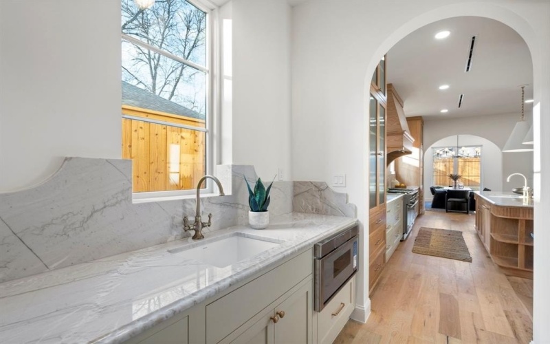 6321 Belmont Avenue, Dallas, TX 75214, 5 Habitaciones Habitaciones , ,6 BañosBaños,Residential,En Venta,6321 Belmont Avenue,0,21163344