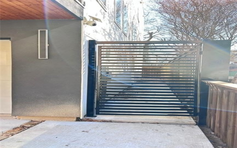 918 Duluth Street, Dallas, TX 75212, 3 Bedrooms Bedrooms, ,3 BathroomsBathrooms,Residential,For Sale,918 Duluth Street,0,21163590