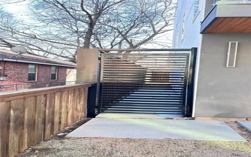 918 Duluth Street, Dallas, TX 75212, 3 Bedrooms Bedrooms, ,3 BathroomsBathrooms,Residential,For Sale,918 Duluth Street,0,21163590