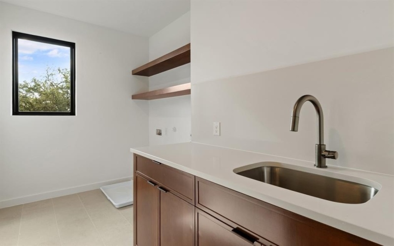 10553 Cromwell Drive, Dallas, TX 75229, 6 Bedrooms Bedrooms, ,6 BathroomsBathrooms,Residential,For Sale,10553 Cromwell Drive,0,21163628