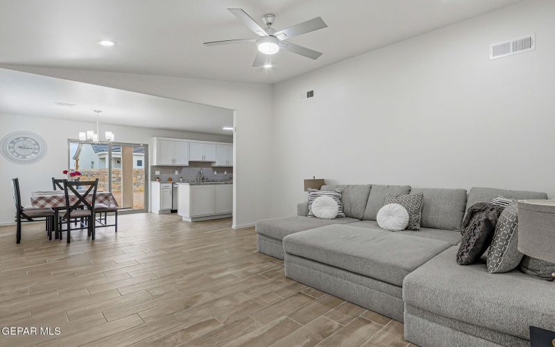 15252 Apex Court, El Paso, TX 79938, 3 Habitaciones Habitaciones , ,1 BañoBaños,Residential,En Venta,15252 Apex Court,0,937230