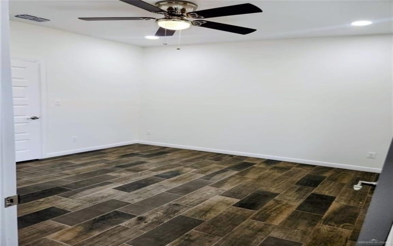 204 W 1st Street W, La Joya, TX 78560, 3 Bedrooms Bedrooms, ,2 BathroomsBathrooms,Residential,For Sale,204 W 1st Street W,0,493146